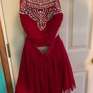 I am selling my homecoming dress!